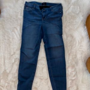 Celebrity Pink frayed hem mid rise ankle skinny